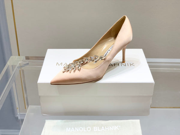 Manolo Wheat Ear Rhinestone High Heels Pumps Pink Nude Silk Fabric 327451