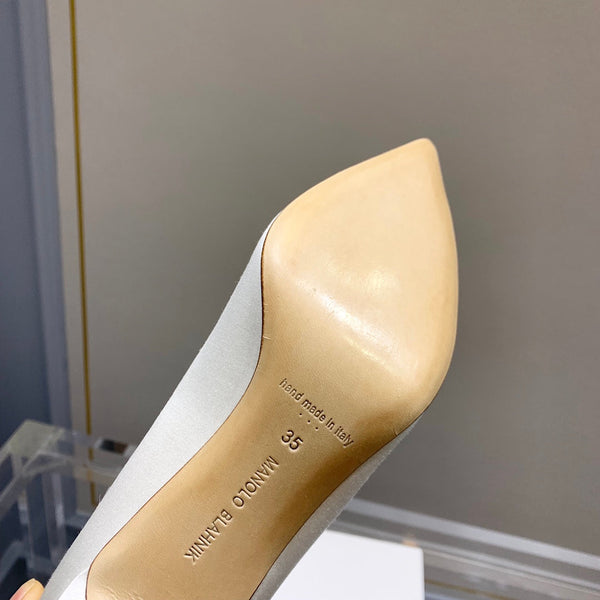 Manolo Wheat Ear Rhinestone High Heels Pumps White Silk Fabric 327453