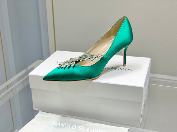 Manolo Wheat Ear Rhinestone Pumps Green Silk Fabric 327454