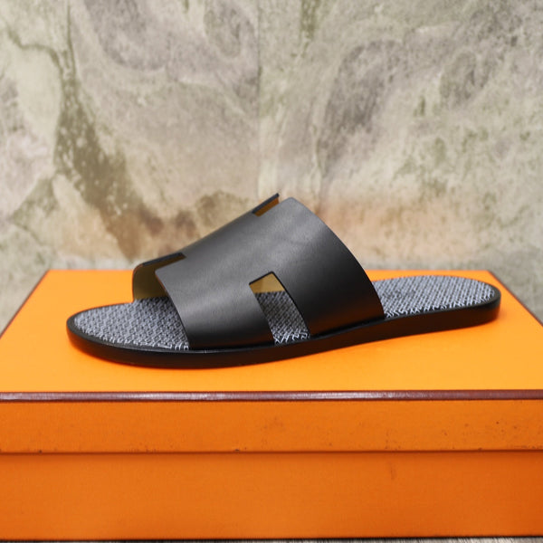 HM IZMIR SANDAL BLACK WITH WHITE MOTIF CALFSKIN
