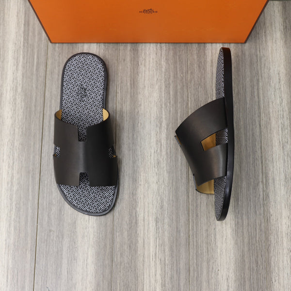 HM IZMIR SANDAL BLACK WITH WHITE MOTIF CALFSKIN