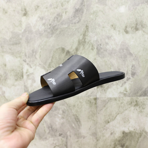 HM IZMIR SANDAL BLACK WITH WHITE ICON CALFSKIN