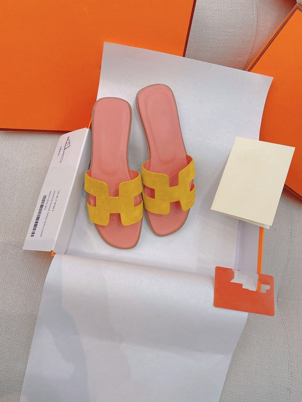 Sandalo 0ran in pelle scamosciata rosa chiaro/giallo