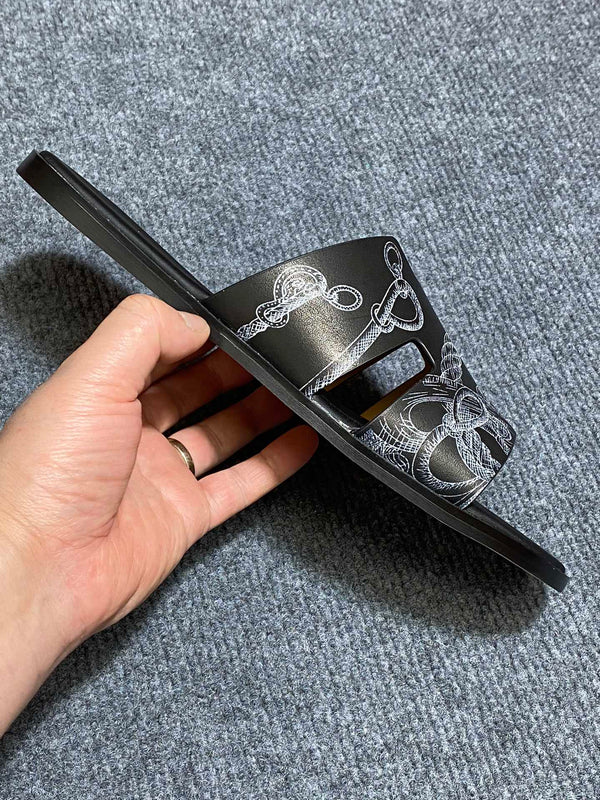 HM IZMIR SANDAL BLACK CALFSKIN WITH PATTERNS