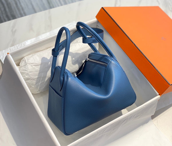 HM LINDY 30 BAG AZURE TAURILLON CLEMENCE LEATHER