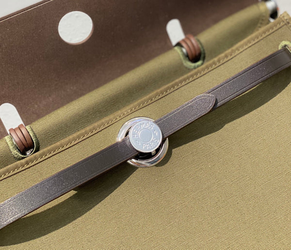 Herbag 31 Toile Olive Canvas Black Cowhide Leather