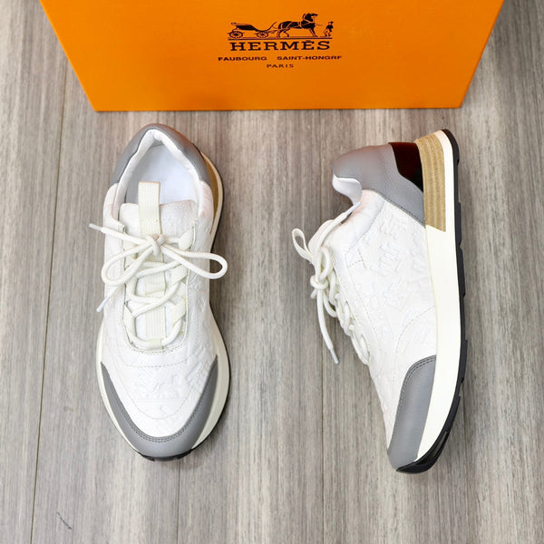 HM EMBOSSED ICON SNEAKER WHITE AND GRAY CALFSKIN