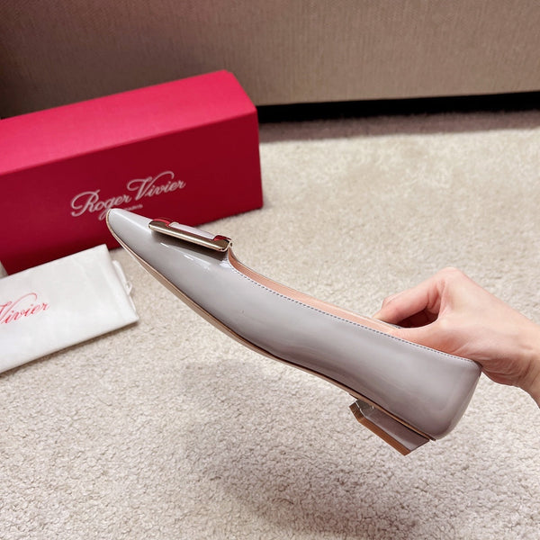 Belle Viv Buckle Square Pumps Grigio Pelle importata dall'Italia