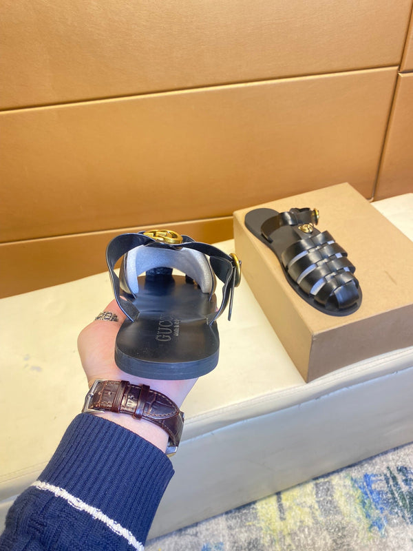 Sandali da uomo GG in pelle di vacchetta nera