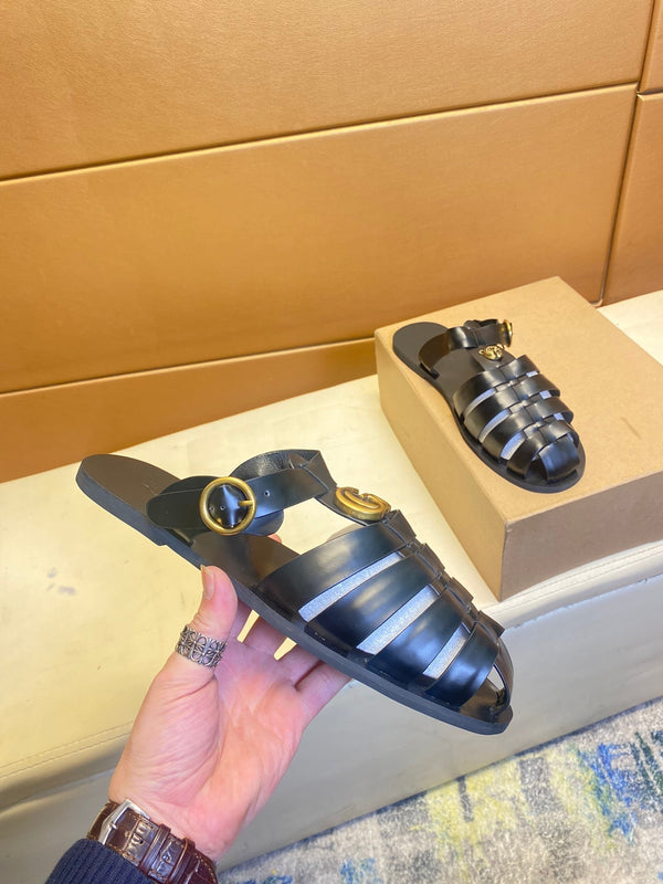 Sandali da uomo GG in pelle di vacchetta nera