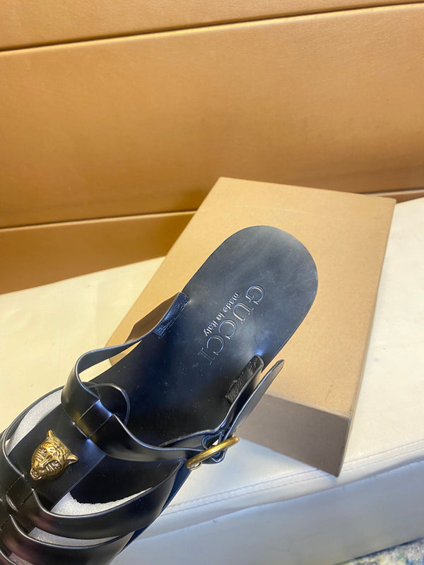 Sandali da uomo GG in pelle di vacchetta nera