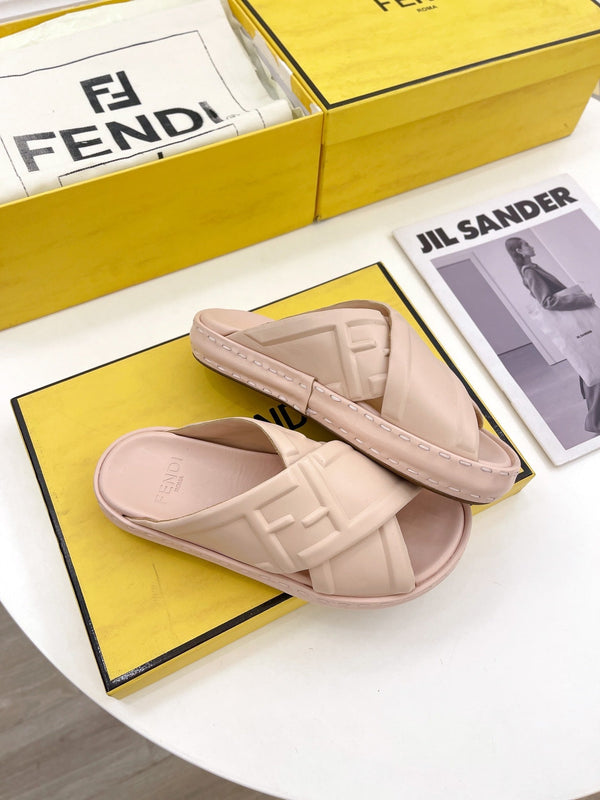 FENDI CROSSOVER SLIPPER IN PALE PINK CALFSKIN