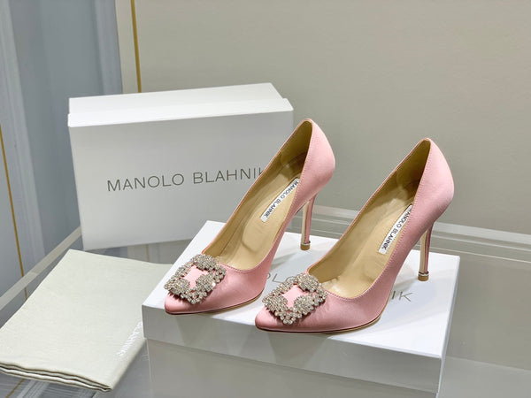 Manolo Diamond Buckle Pumps Rosa Chiaro Seta 327504