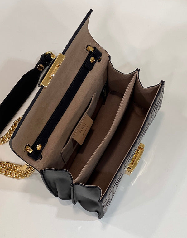 BORSA FENDI KANI 19 IN PELLE DI VITELLO MIX NERO MARRONE CIOCCOLATO CON FERRAMENTA ORO