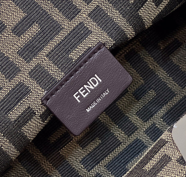 FENDI FIRST SMALL 26 IN CAMOSCIO E VITELLO COLORATI CON FERRAMENTA ARGENTATA