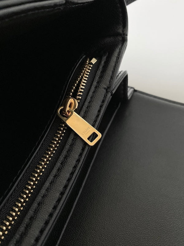 CLASSIQUE TRIOMPHE 22 ALL BLACK CALFSKIN