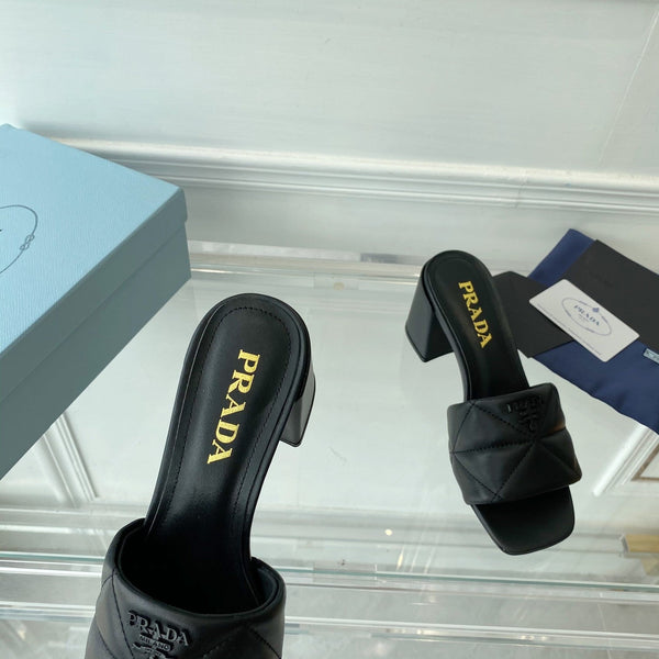 SANDALI CON TACCO IN NAPPA TRAPUNTATA PRA PELLE DI AGNELLO NERA