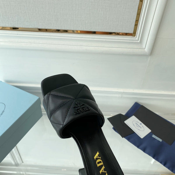 SANDALI CON TACCO IN NAPPA TRAPUNTATA PRA PELLE DI AGNELLO NERA