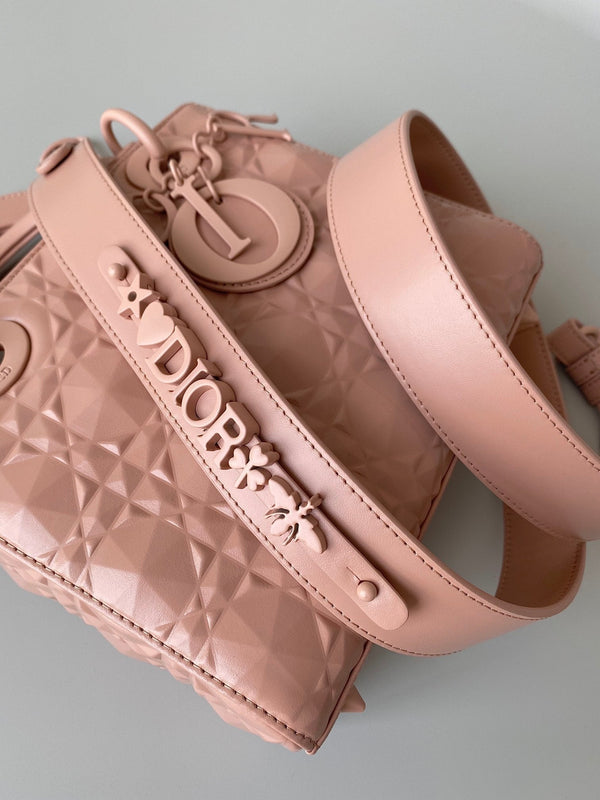 SMALL LADY 20 BLUSH ULTRAMATTE LAMBSKIN MOTIVO DIAMANTE