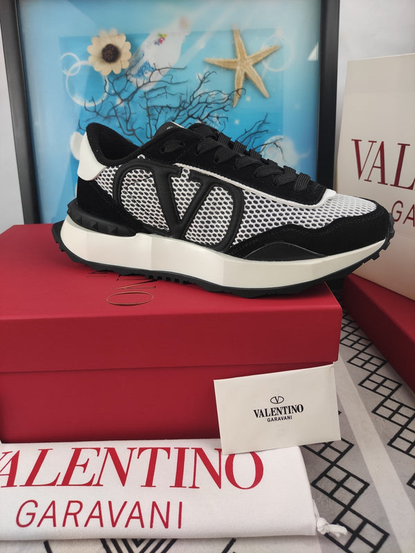 Lace And Mesh Lacerunner Sneaker In Black Mix White 994621