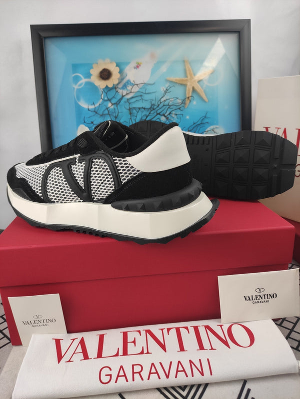 Lace And Mesh Lacerunner Sneaker In Black Mix White 994621