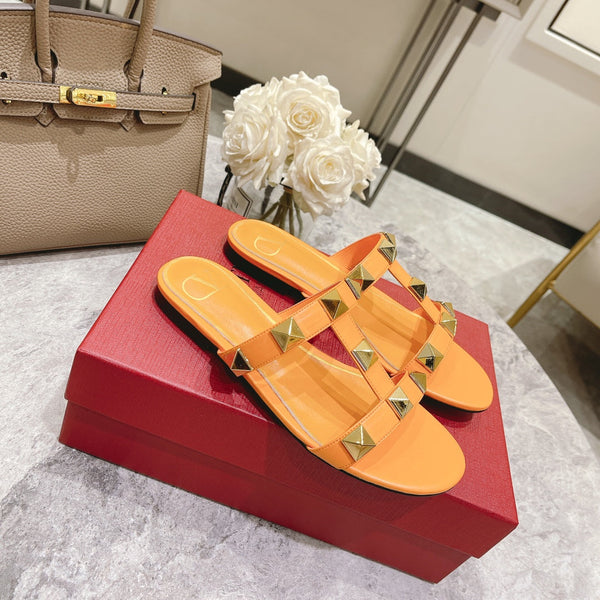 Sandali bassi Valentino Roman Stud in pelle di pecora