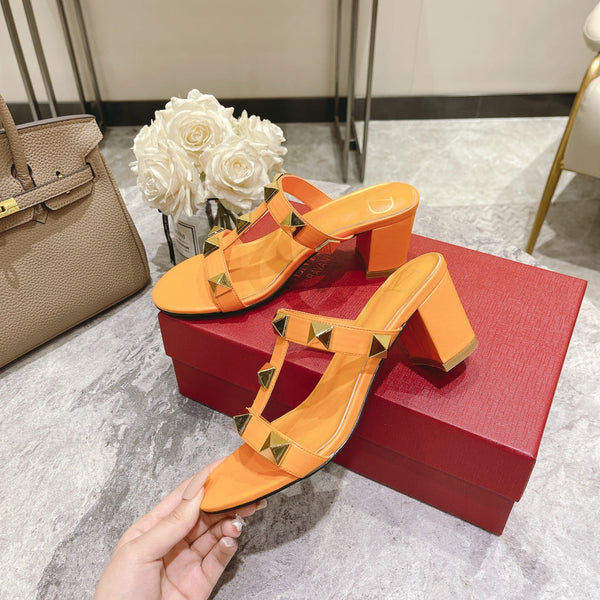 Sandali Valentino Roman Stud con tacco alto in pelle di pecora