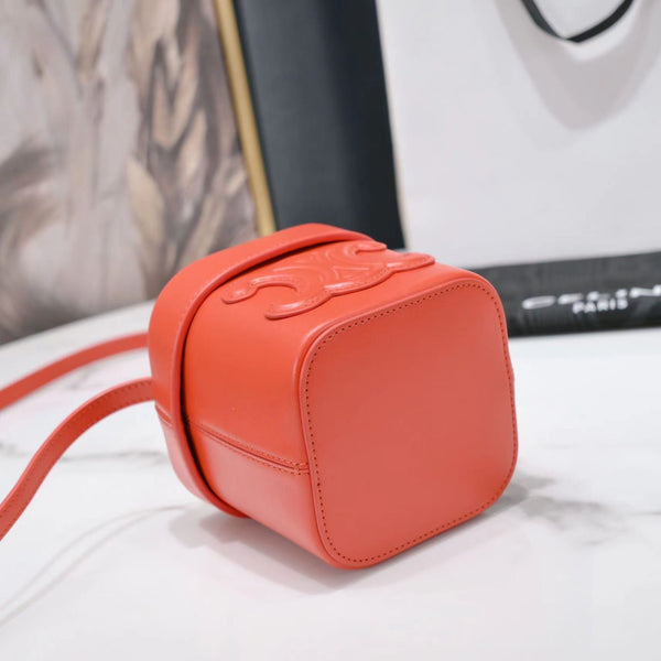 BORSA A TRACOLLA SQUARE BOX 11 IN PELLE DI VITELLO ARANCIONE FUOCO