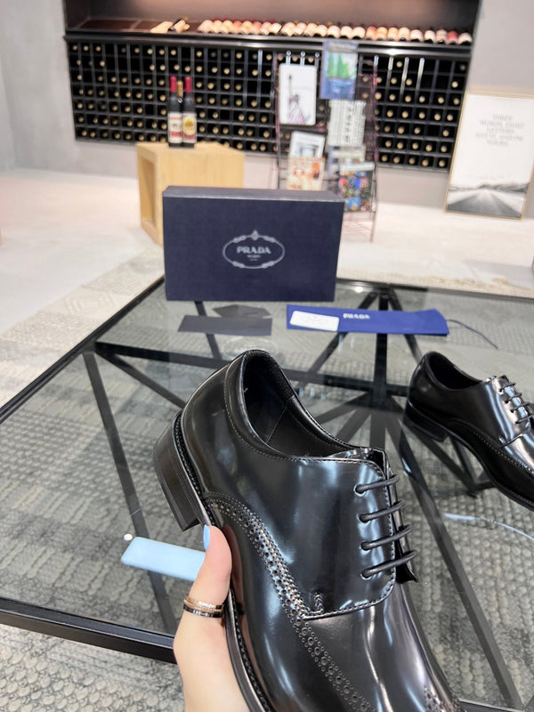 PRA BRUSHED BLACK LEATHER DERBY BROGUE SHOES