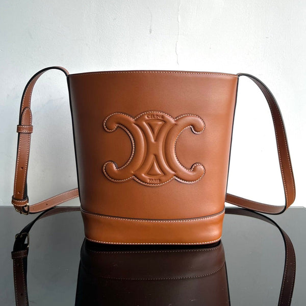 BUCKET CUIR TRIOMPHE 24 GINGGERBREAD BROWN CALFSIN
