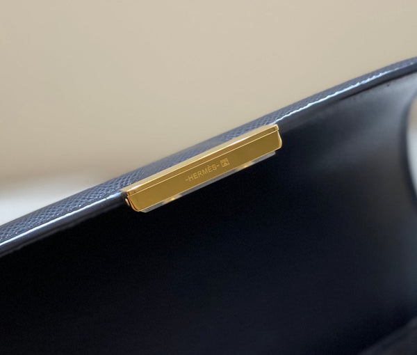 constance 24 pelle nera Epsom hardware dorato