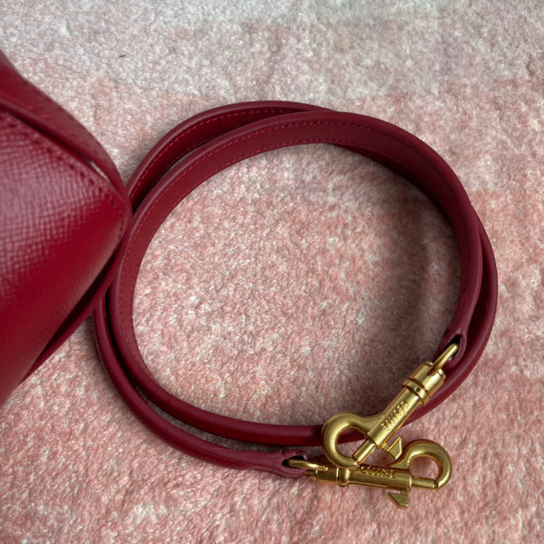 SAC POISSON 24 CUIR DE VACHETTE ROUGE CERISE