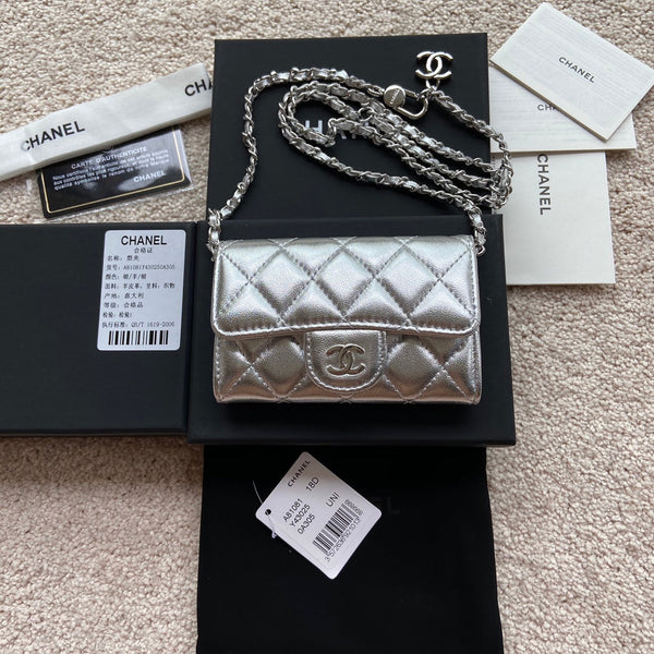 CC 24 Classic Wallet On Chain 11cm Silver Sheepskin 156514