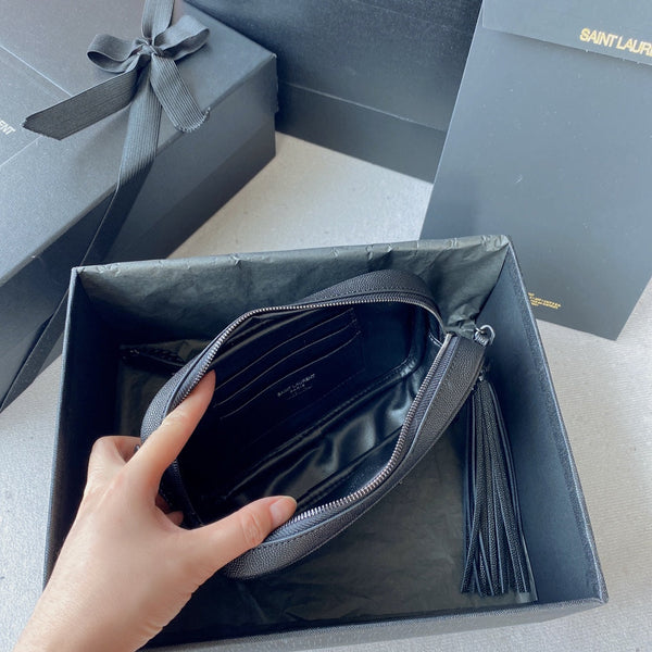 SAC CAMÉRA LOU MINI 19 EN CUIR DE VEAU GRAIN CAVIAR NOIR MÉTALLERIE NOIRE