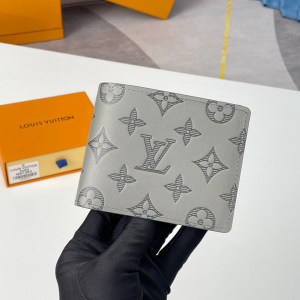 Portafoglio multiplo LV M81383 Monogram Shadow in pelle di vitello 221627