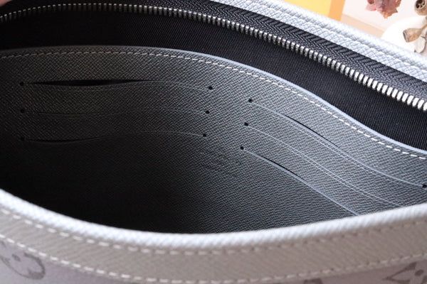 LV M30840 Pochette Voyage MM Grey Monogram Canvas 217075