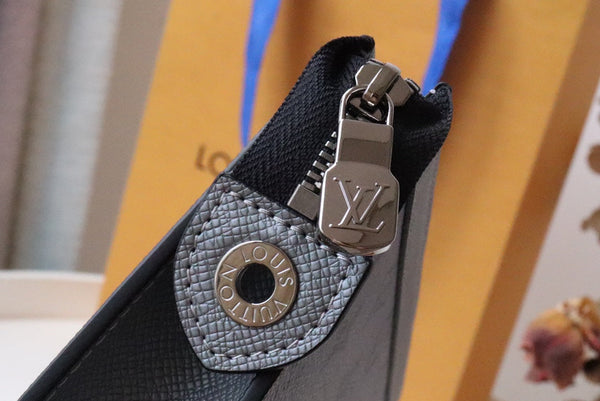 LV M30840 Pochette Voyage MM Grey Monogram Canvas 217075