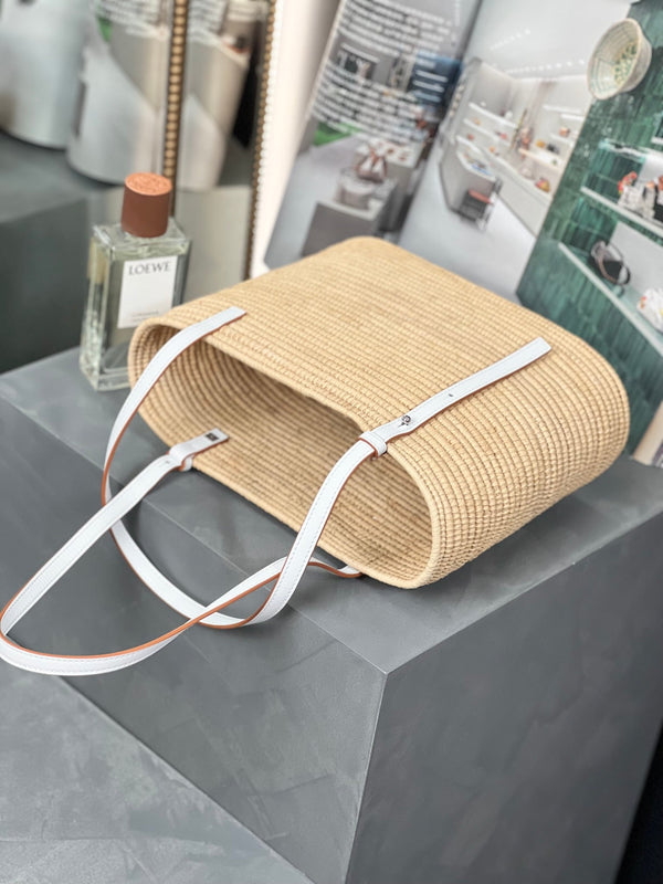 SMALL SQUARE 28 BASKET BAG IN RAFFIA AND WHITE CALFSKIN