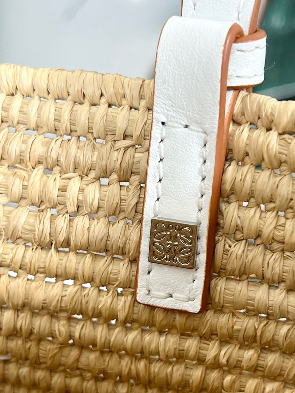SMALL SQUARE 28 BASKET BAG IN RAFFIA AND WHITE CALFSKIN