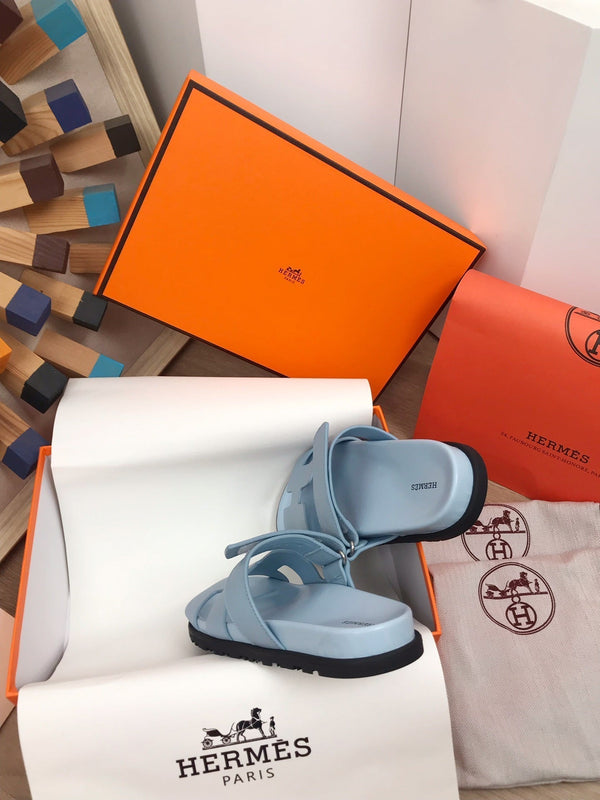 chypre sandal cloud blue calfskin