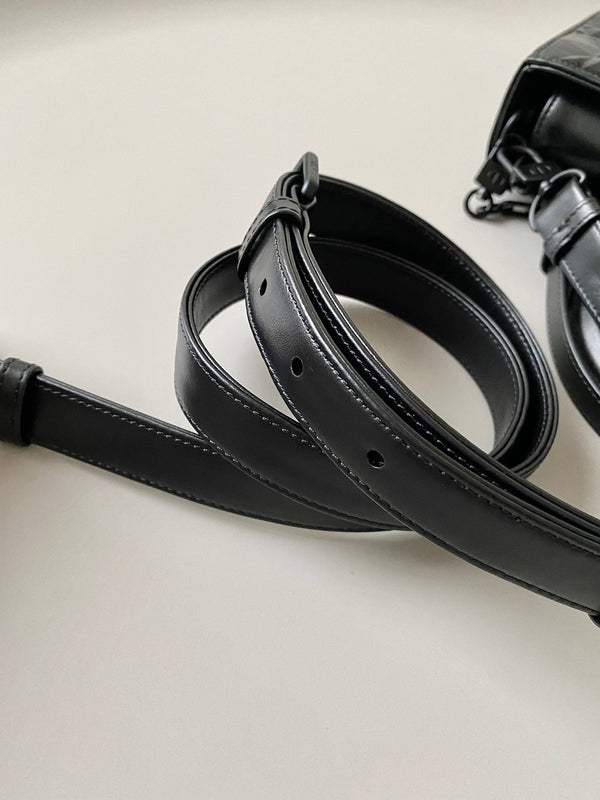 BORSA D-JOY MEDIA 26 IN PELLE DI VITELLO NERA