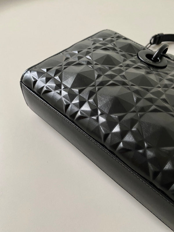 BORSA D-JOY MEDIA 26 IN PELLE DI VITELLO NERA