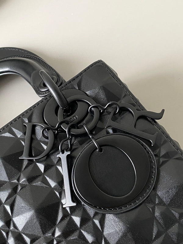 SMALL LADY 20 TUTTA NERA IN PELLE DI AGNELLO CON MOTIVO A DIAMANTE