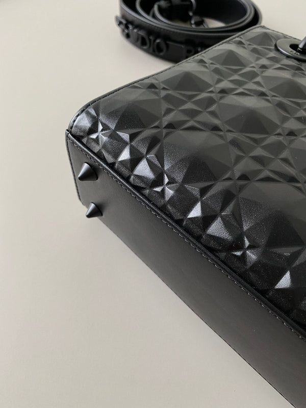 SMALL LADY 20 TUTTA NERA IN PELLE DI AGNELLO CON MOTIVO A DIAMANTE