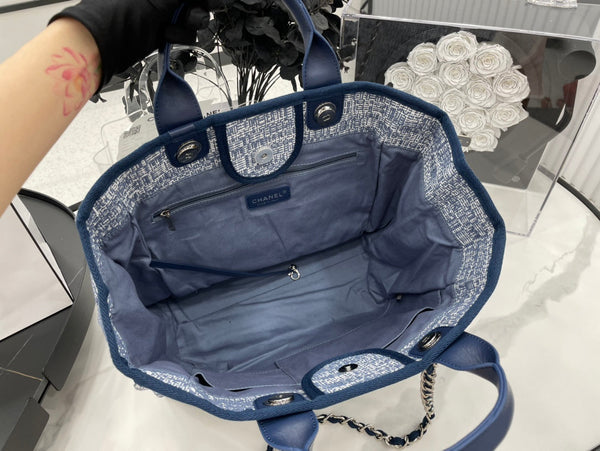 Borsa CC Deauville in tweed, pelle blu, hardware argento 5