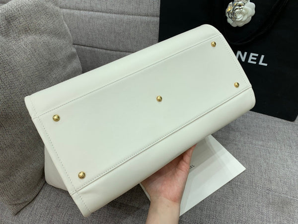 CC DEAUVILLE TOTE BAG 39CM WHITE CALFSKIN MULTICOLOR LOGO