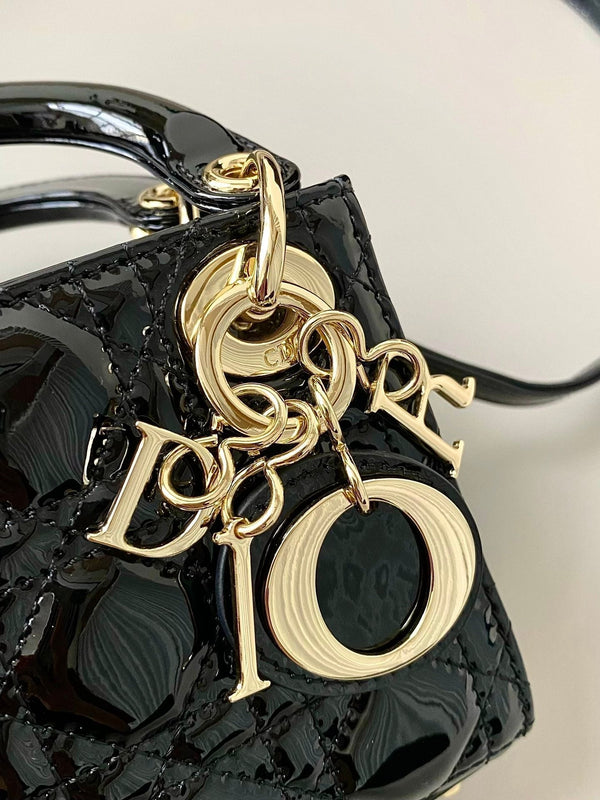 micro lady 12 pelle di vitello verniciata nera