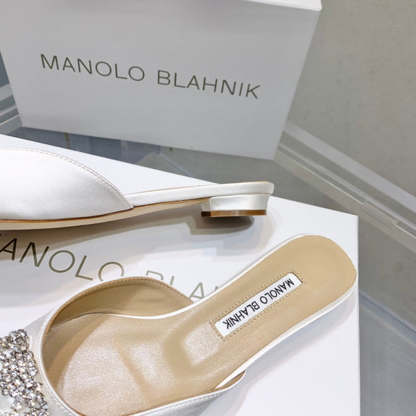 Manolo Buckle Flats Mules White Silk 327510