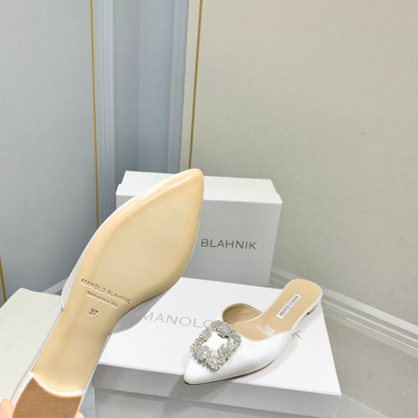 Manolo Buckle Flats Mules White Silk 327510