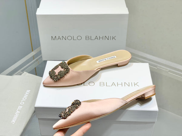 Manolo Buckle Flast Mules Light Pink Silk 327514